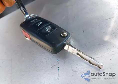 2013 Volkswagen Beetle 2.5L from USA, damaged, VIN 3VW5P7AT4DM800416